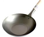 Eisenpfanne Wok mit Holzgriff