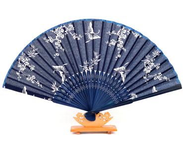 Handfächer in Blau-Weiß