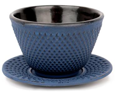 Dunkelblaue gusseiserne Teetasse mit Unterteller