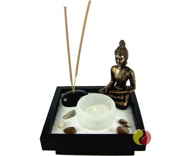 Zen Garten mit Buddha, quadratisch