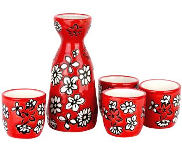 Rotes Sake-Set mit Blumenmotiv