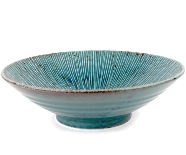 Blaue Japanische Schale mit Strahlenprägung Blaue Japanische Schale mit Strahlenprägung