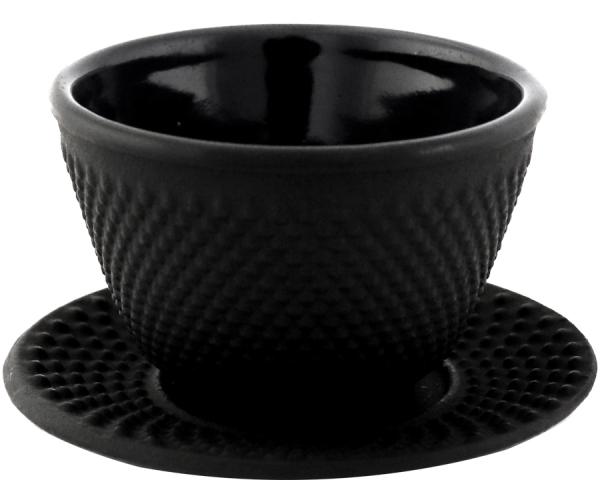 Gusseiserne Teetasse mit Unterteller Gusseiserne Teetasse mit Unterteller